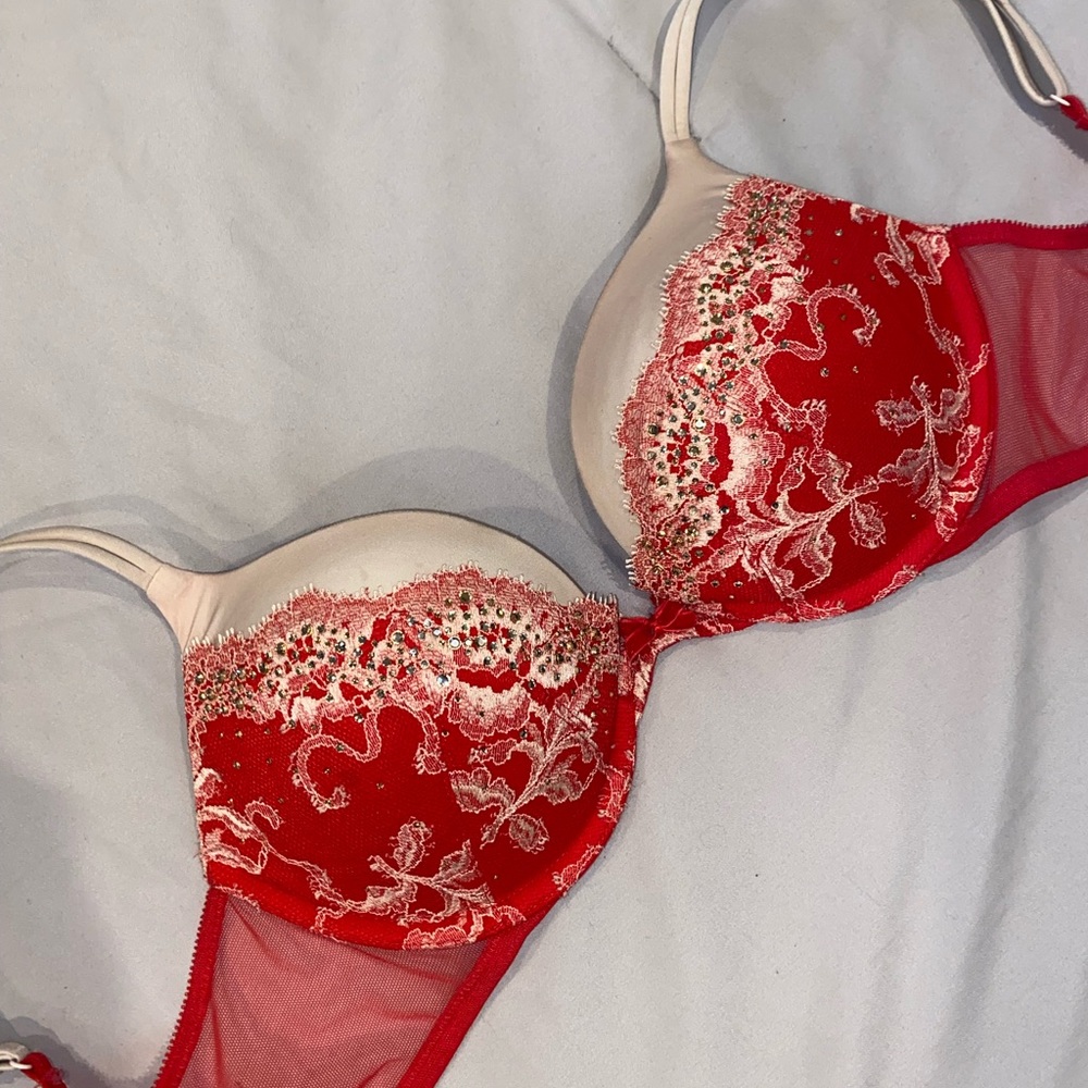 Victoria’s Secret Rhinestone Plunge Bra ✨💖